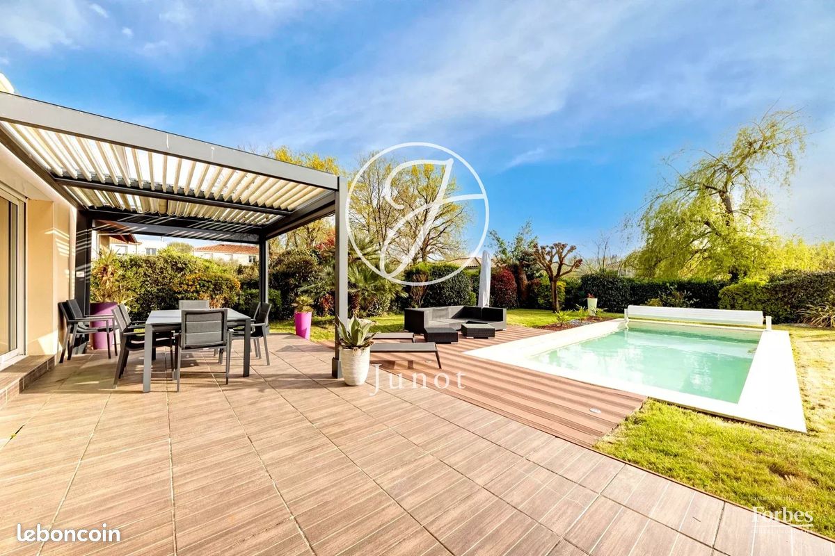 Maison 6 pièces 155 m² · à Vertou · 155 m² · 694 925 €