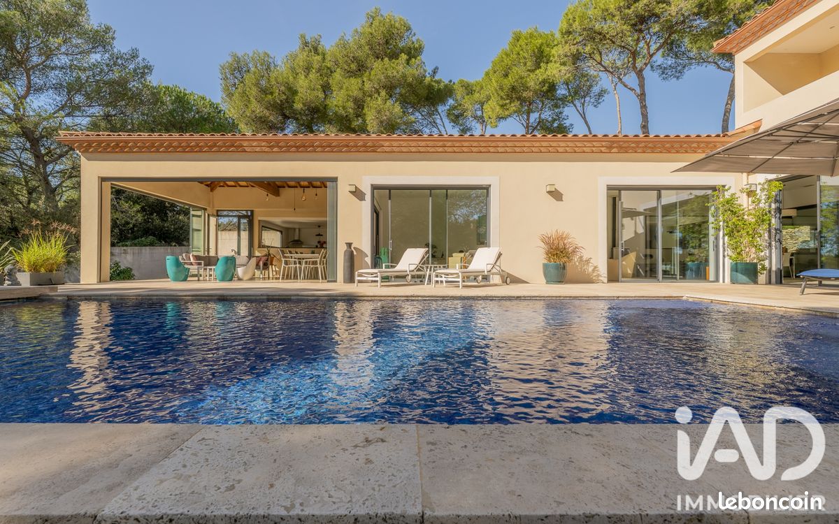 Maison 7 pièces 288 m² · à Nages-et-Solorgues · 288 m² · 1 049 000 €