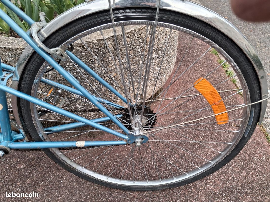 Jantes De Vélo Anciennes – 1935/40 – Pignons 3 Vitesses – Pneus Wolber – Marque VELO