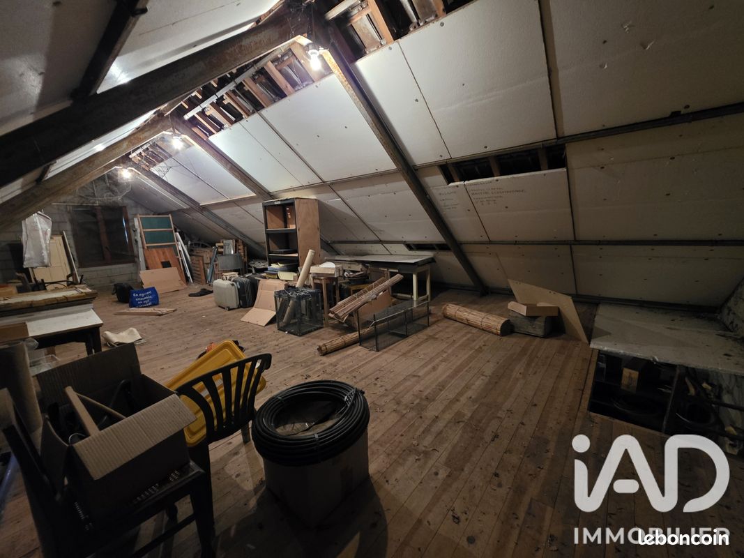 Parking/box 124 m² Andryes (image 4)