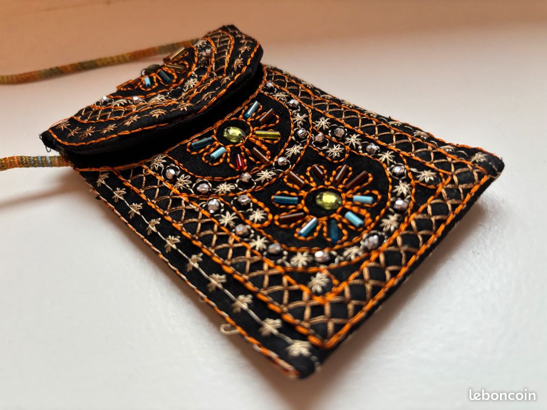 Pochette porte-monnaie faite main Thaïlande (image 1)
