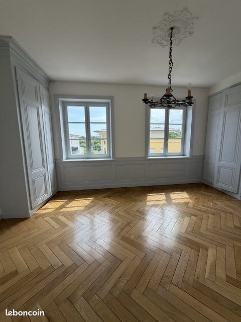 Appartement 4 pièces 99 m² · à Vernaison · 99 m² · 1 179 €/mois