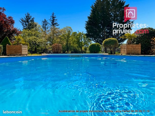 Maison 7 pièces 319 m²