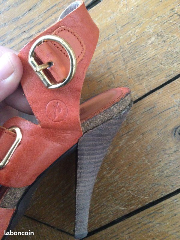 Chaussures ouvertes à talon (image 8)
