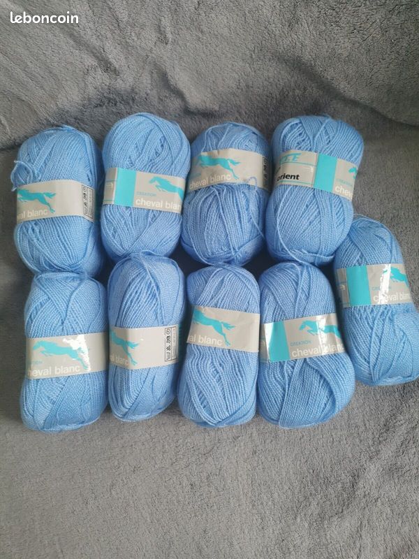 Lot De 9 Pelotes De Laine Bleu 50 Grs Cheval Blanc (image 1)