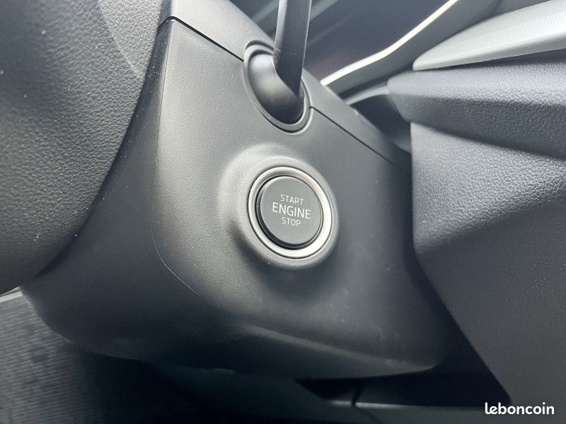 Skoda OCTAVIA COMBI 2.0 TDI SCR 150CH SELECTION DSG7 (image 18)