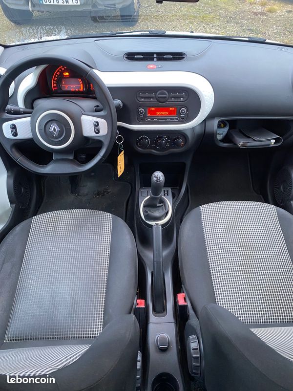 Renault twingo 1.0 i sce 70 5 portes (image 4)