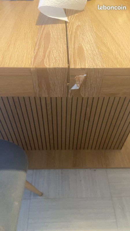 Table & chaise (image 3)