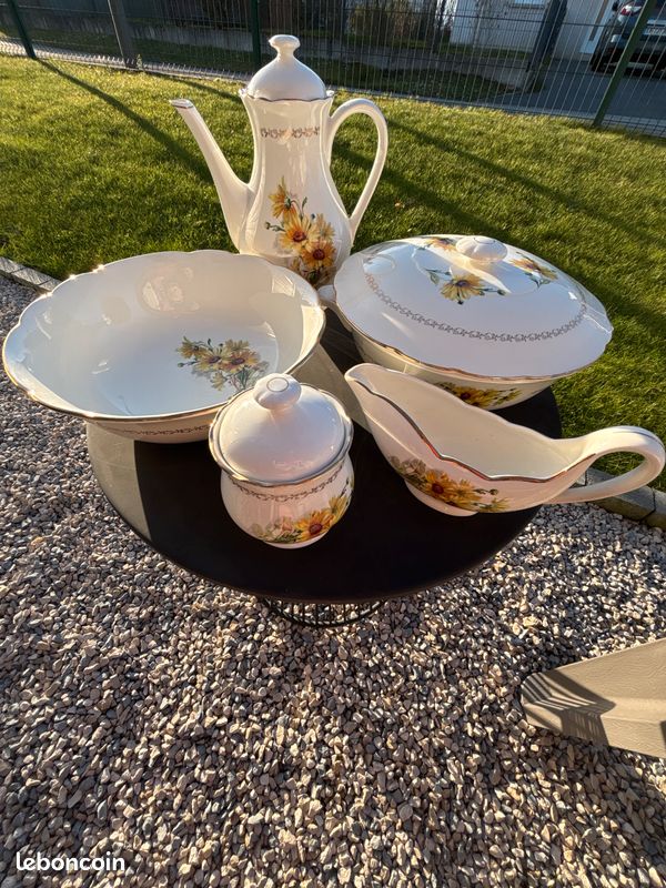 Ensemble vaisselle porcelaine (image 1)