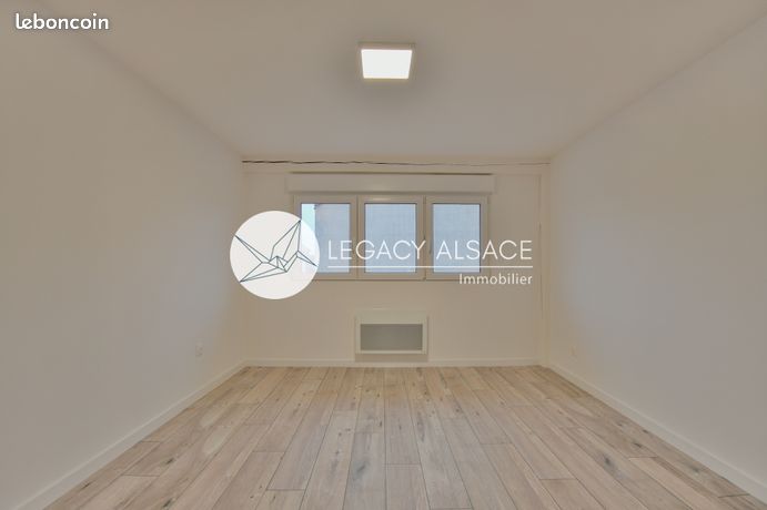 https://img.leboncoin.fr/api/v1/lbcpb1/images/c5/2f/00/c52f00ce52ef9b19335771e2bd22474cdd6d2331.jpg?rule=ad-image