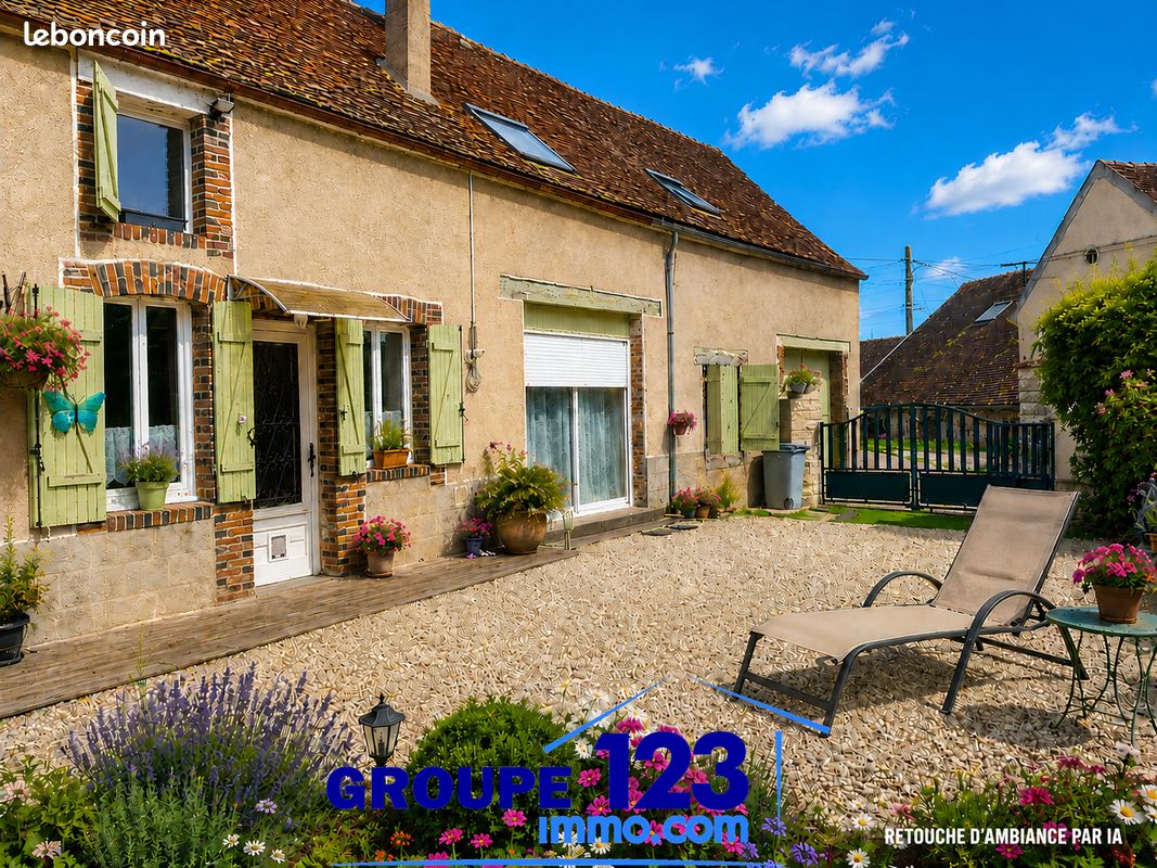 Maison 8 pièces 172 m² · à La Celle-Saint-Cyr · 172 m² · 169 900 €
