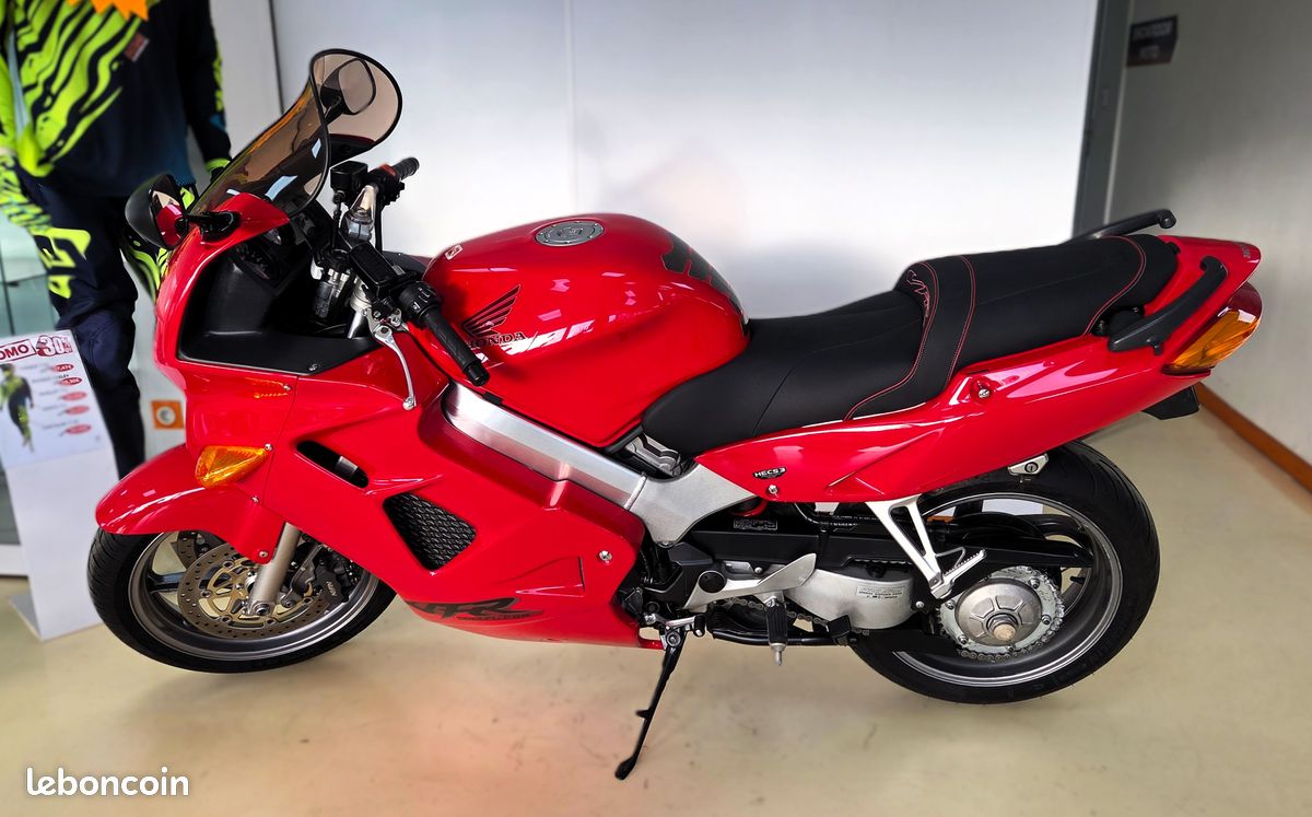 Honda vfr 800 fi - 2001 - 37 009 km (image 2)