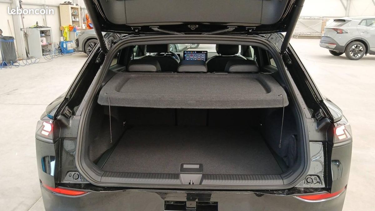 Volkswagen T-Roc 1.5 eTSI EVO2 Hybrid 150 ch DSG7 R-Line (image 11)