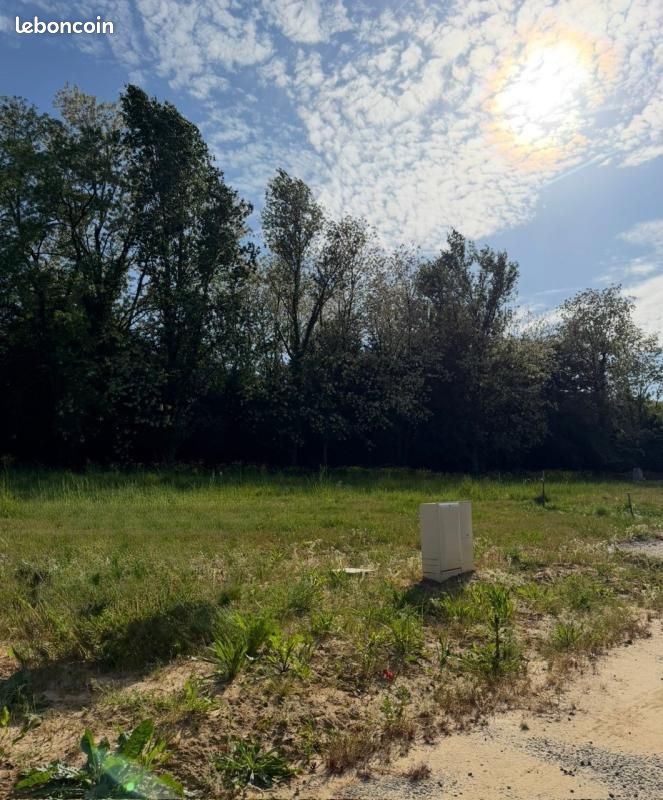 Terrain 800 m² Bourg · 60 000 €