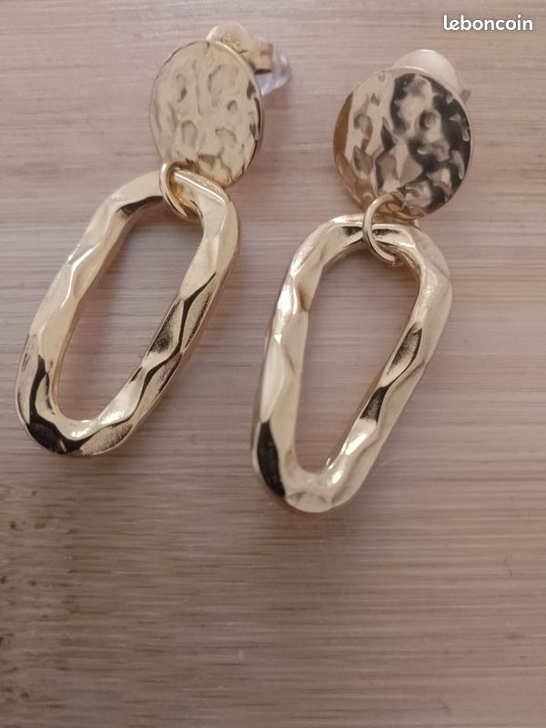 Boucles d'oreilles (image 1)