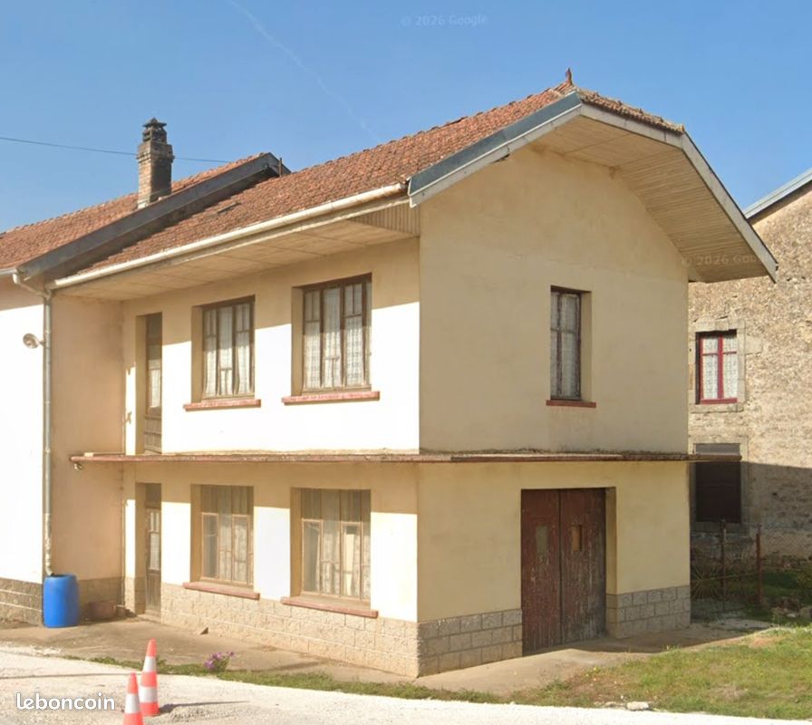Grand garage de 90m2 à Parnoy-en-Bassigny · 170 €