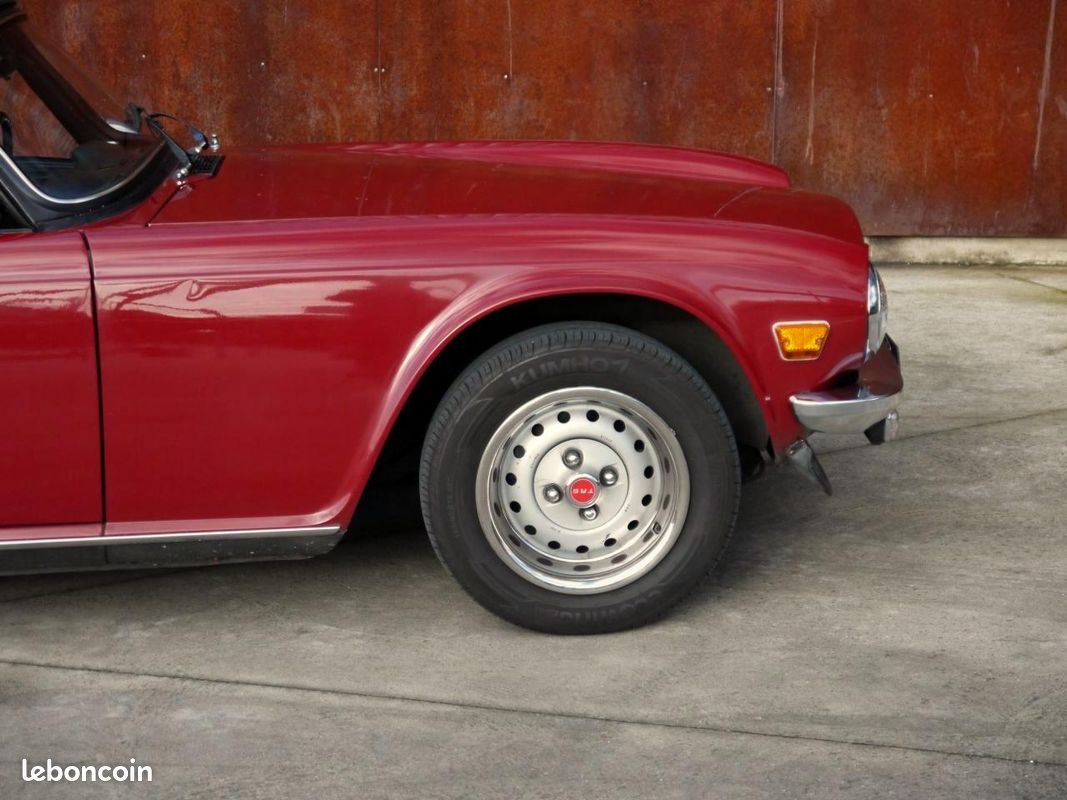 Triumph tr6 carbu - first paint (image 11)