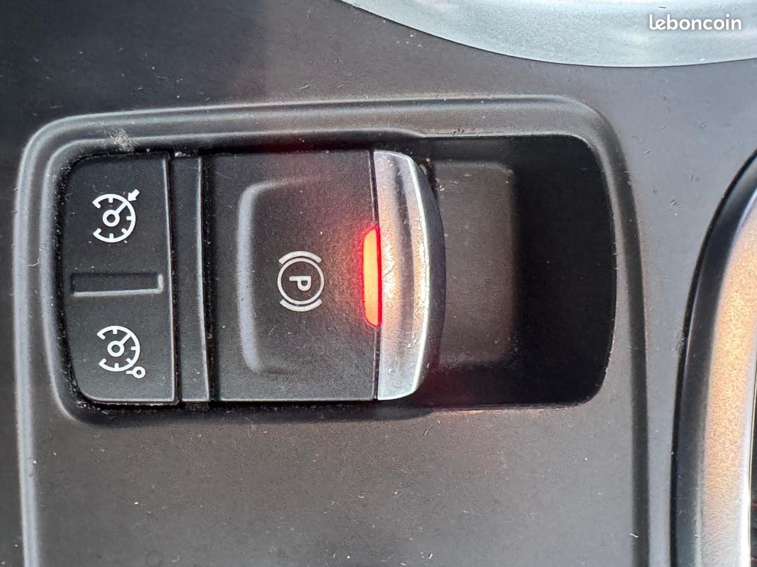 RENAULT KADJAR dCi 110 Energy eco² BLACK EDITION BOSE (image 20)