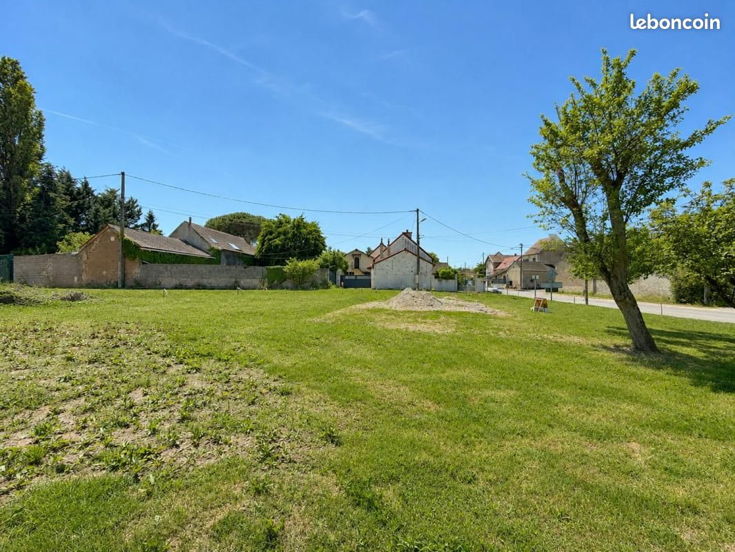 Terrain 1 387 m² Bellerive Sur Allier · à Bellerive-sur-Allier · 103 000 €
