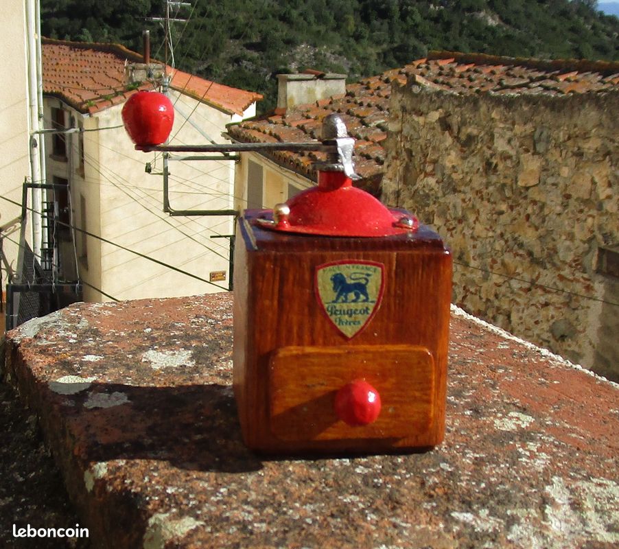 Moulin à Poivre Peugeot - Vintage - Bois Et Métal - Fabriqué En France - Occasion