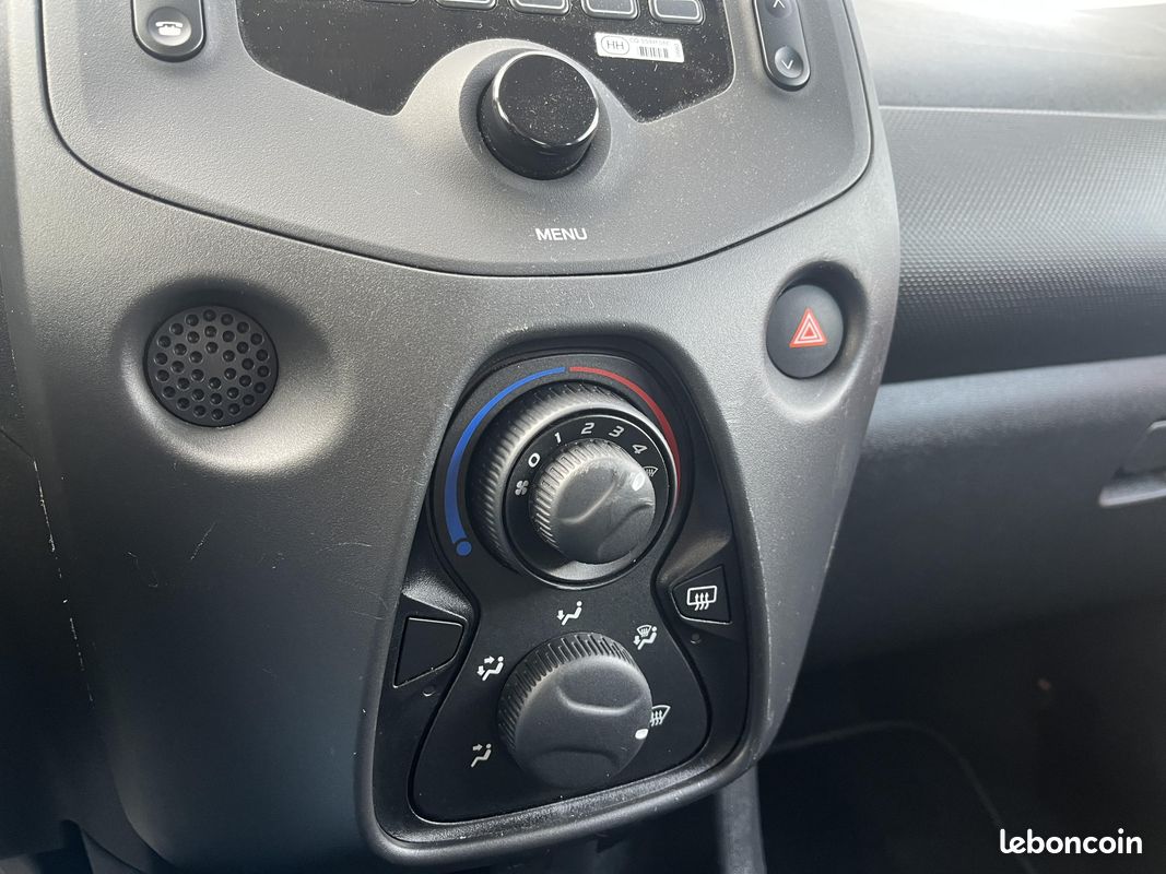 PEUGEOT 108 VTi 72ch S&S BVM5 Active (image 12)