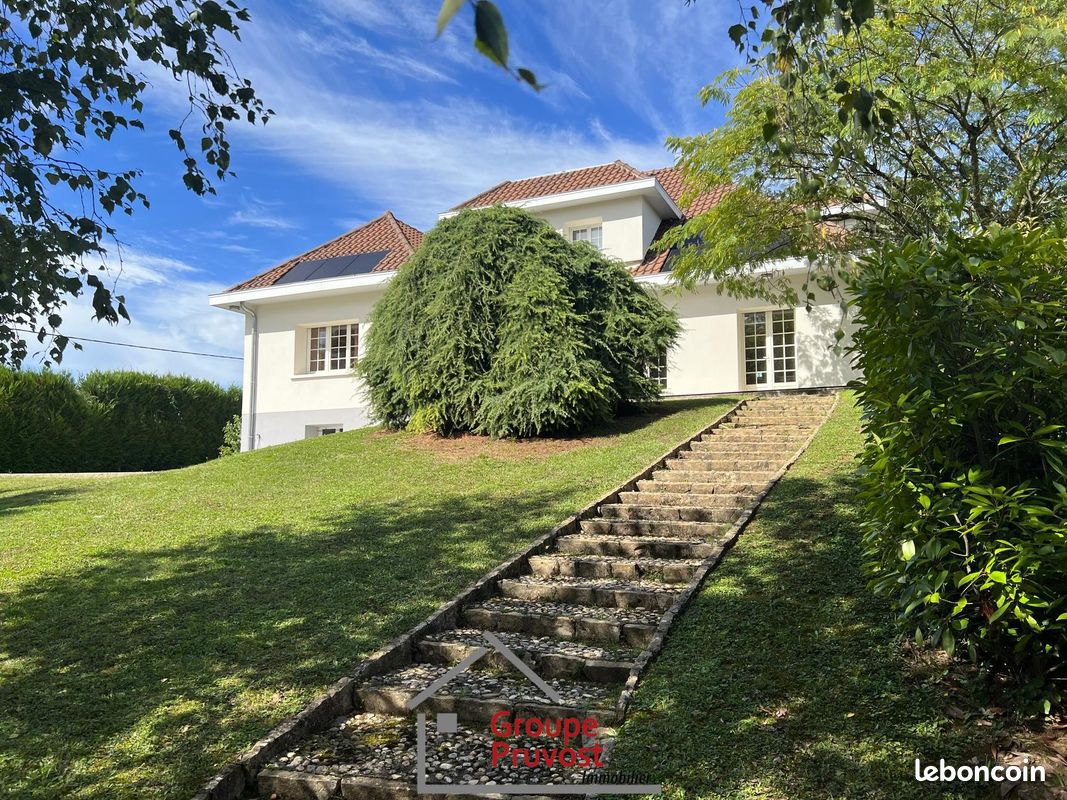 Maison 9 pièces 243 m² · à Mâcon · 243 m² · 495 000 €