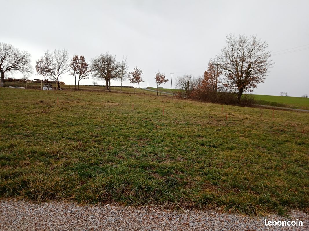 Terrain 1045 m2 st paul cap de joux · à Saint-Paul-Cap-de-Joux · 32 000 €