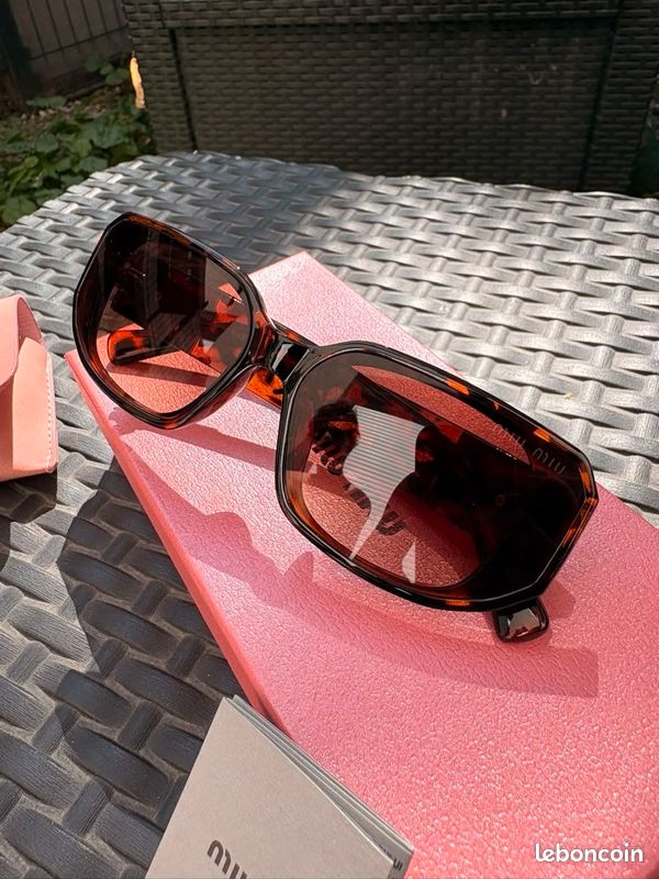 Lunettes de soleil Miu Miu Écaille de Tortue – Neuf complet avec coffret rose 🌸🕶️ (image 5)