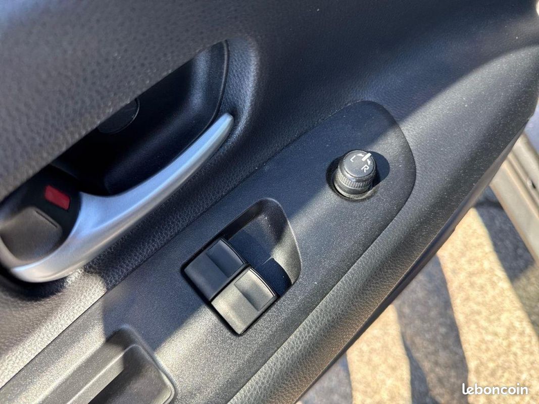 Toyota Aygo X 1.0 VVT-i 72ch Dynamic S-CVT MY23 (image 28)