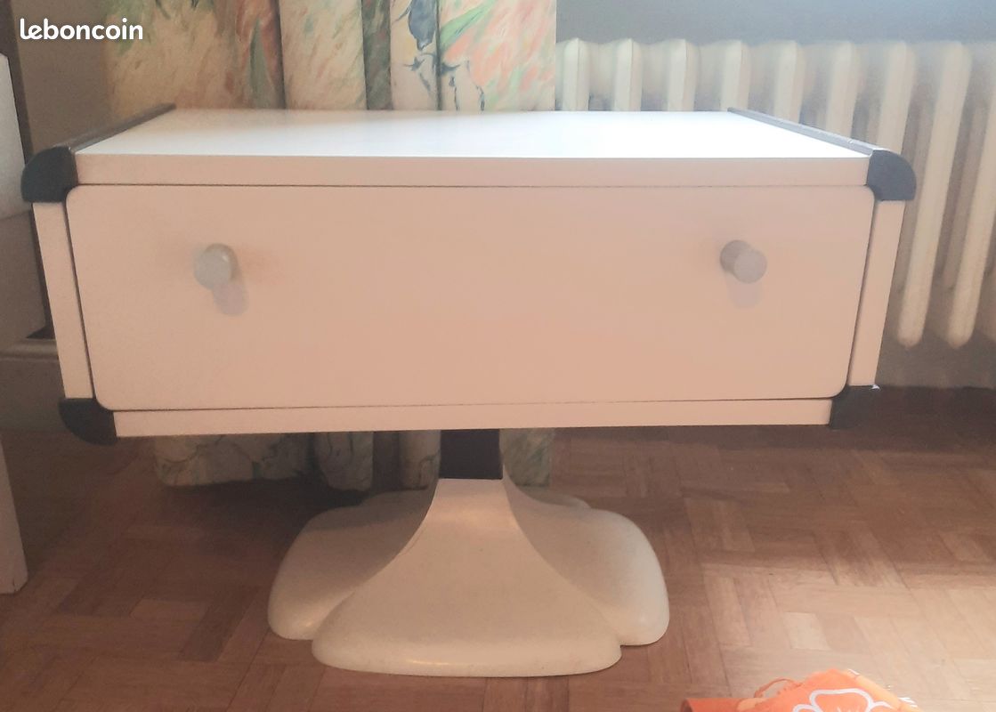 Très belle chambre d'enfant de la marque française GAUTIER : 2 lits, une armoire bureau et une table de nuit style vintage (image 6)