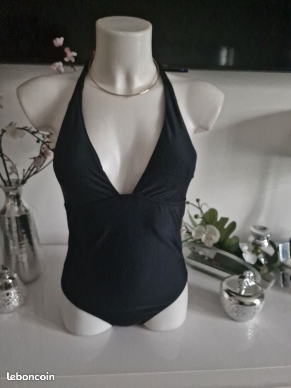 Un maillot de bain noir 1 pièce taille 40 marque Wamea Beach (image 6)