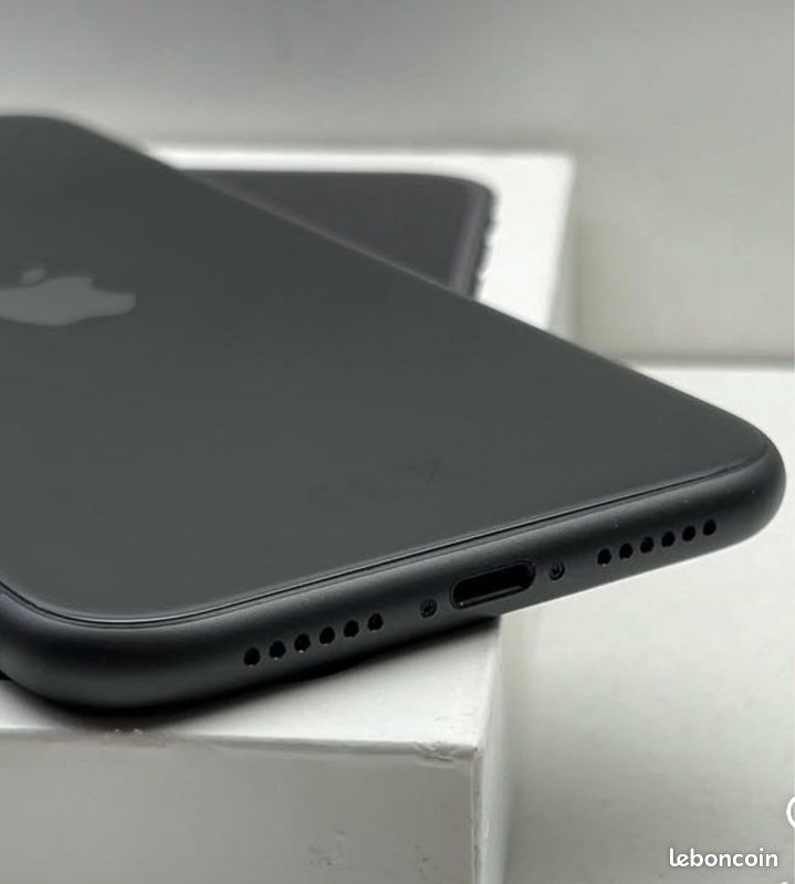 Iphone 11 (image 3)