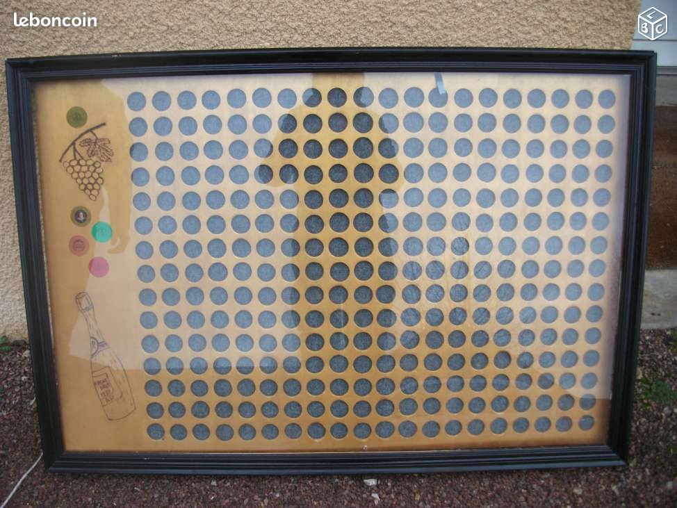Vitrine pour capsules de champagne (image 1)