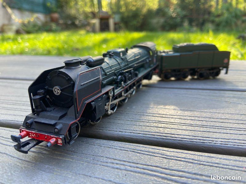 Le train d'olivier: 241 P 7 jouef patiné