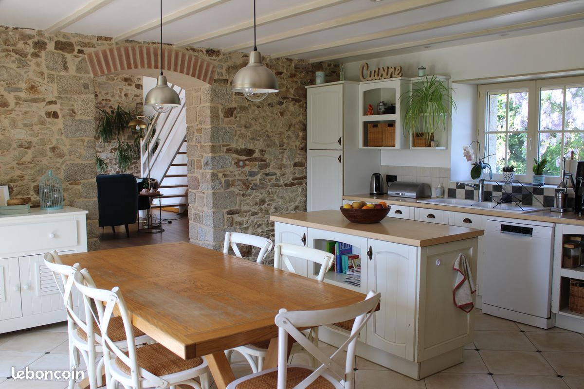 Maison 8 pièces 215 m² · à Treize-Septiers · 215 m² · 375 000 €