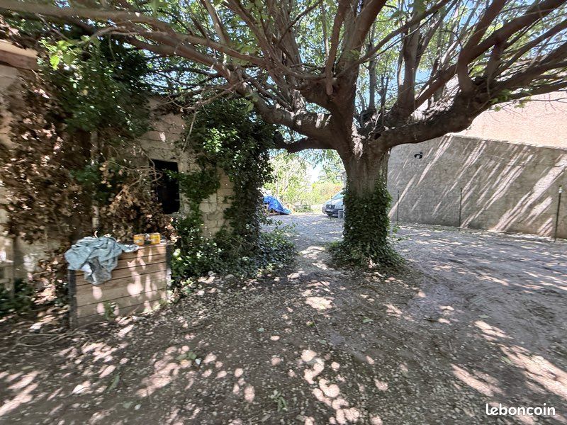 Appartement 1 pièce 150 m² · à L'Isle-sur-la-Sorgue · 150 m² · 180 000 €