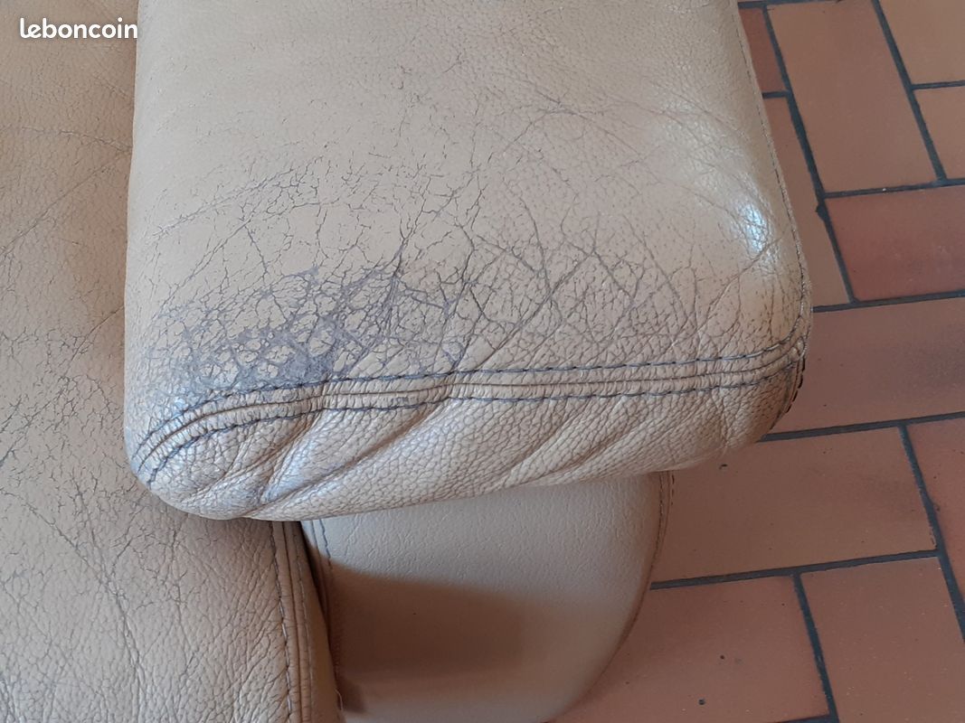 Vends, canapé , état correct.2places en cuir.65 euros (image 2)