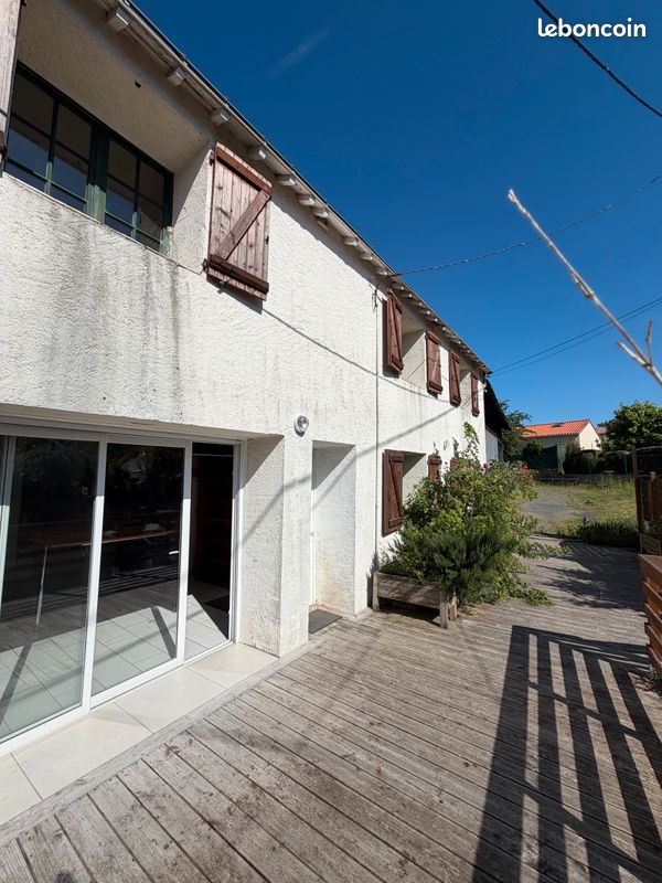 Maison 7 pièces 197 m² · à Basse-Goulaine · 197 m² · 2 650 €/mois