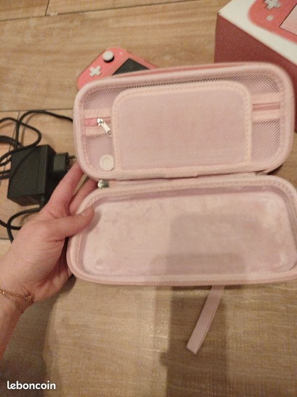 Nintendo Switch light (image 3)