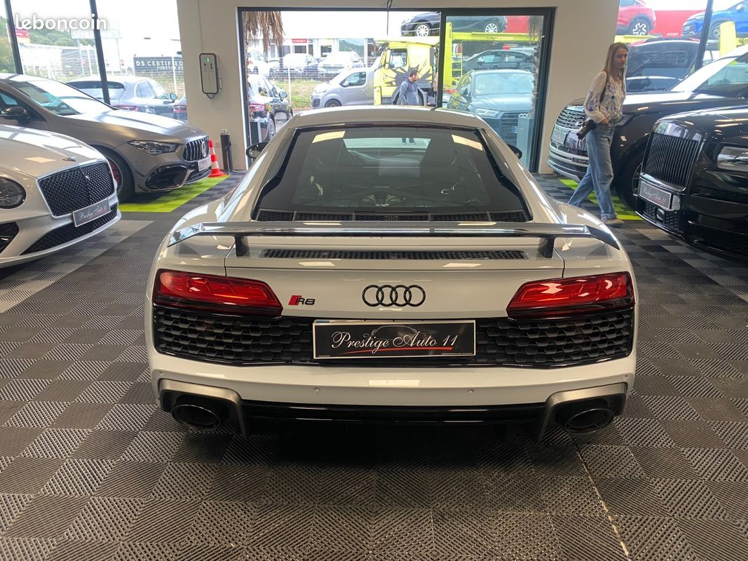 Audi R8 620 CV V10 Performance LOA 1 299 Euros Par mois Sièges Recaro Carbon Interieur et Moteur Gris Suzuka V 10 (image 22)