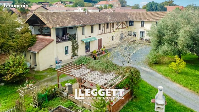 Maison 12 pièces 335 m²