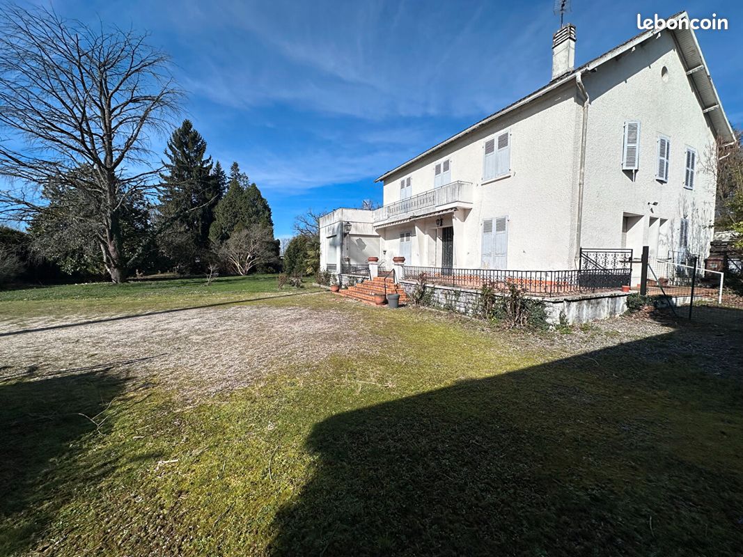 Maison 9 pièces 235 m² · à Pau · 235 m² · 265 000 €
