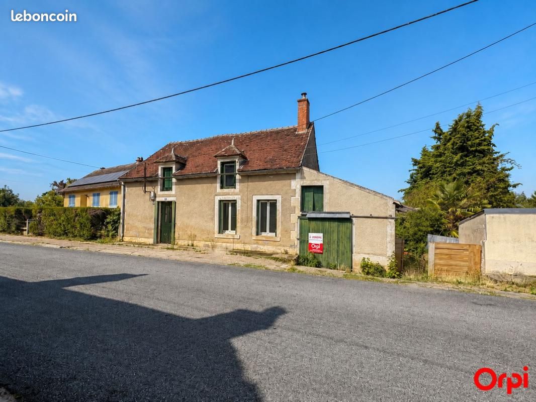 Maison 3 pièces 65 m² · à Ainay-le-Château · 65 m² · 27 000 €