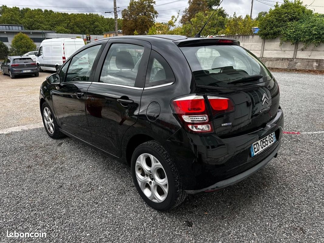 Citroen C3 GENERATION-II 1.6 BLUEHDI 75 FEEL EDITION (image 2)