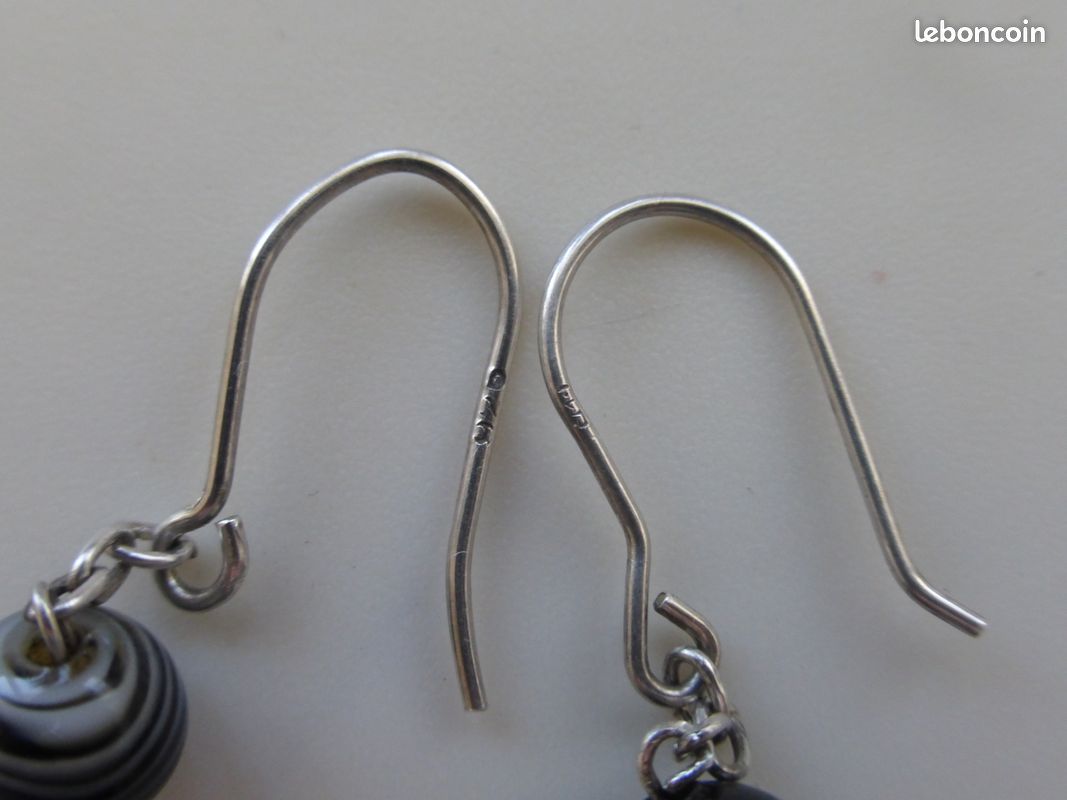 Boucles d'oreilles argent poinçon 925 et testés, pendantes chainette perles noires 5gr h.6cm tbé (image 2)