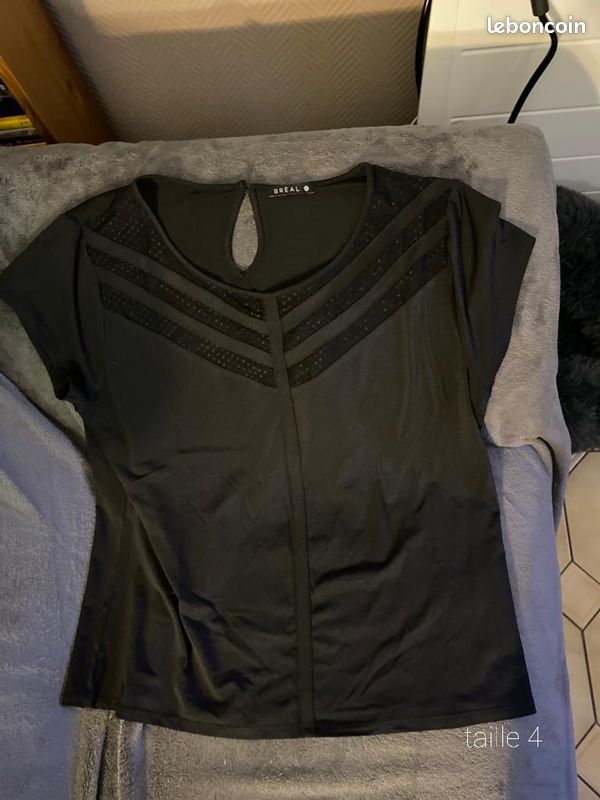 T-shirt noir avec déco sur le devant Taille 4 Bréal (image 1)