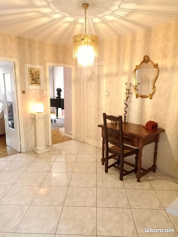 Appartement 3 pièces 90 m² · à Grenoble · 90,2 m² · 220 000 €