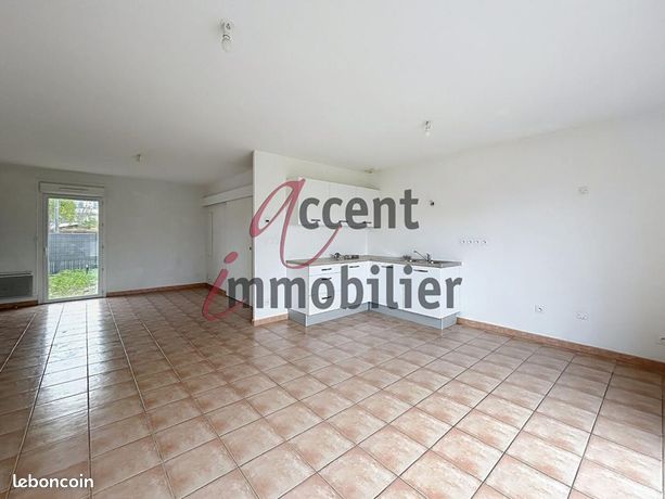 https://img.leboncoin.fr/api/v1/lbcpb1/images/c5/55/19/c555196fe5540109caa6d7f26318fac2ee48be70.jpg?rule=ad-image