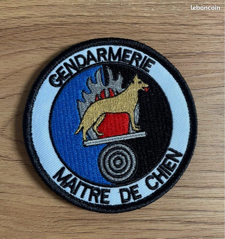 Ecusson Brodé Paris - Patch Ville - Insigne Kamm Cresta - Occasion