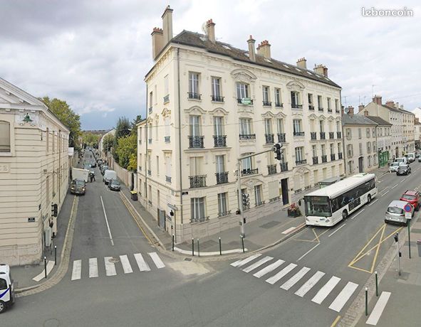 https://img.leboncoin.fr/api/v1/lbcpb1/images/c5/59/74/c559748b85bf2945bc731435c3eb7bbe6fcaee45.jpg?rule=ad-image